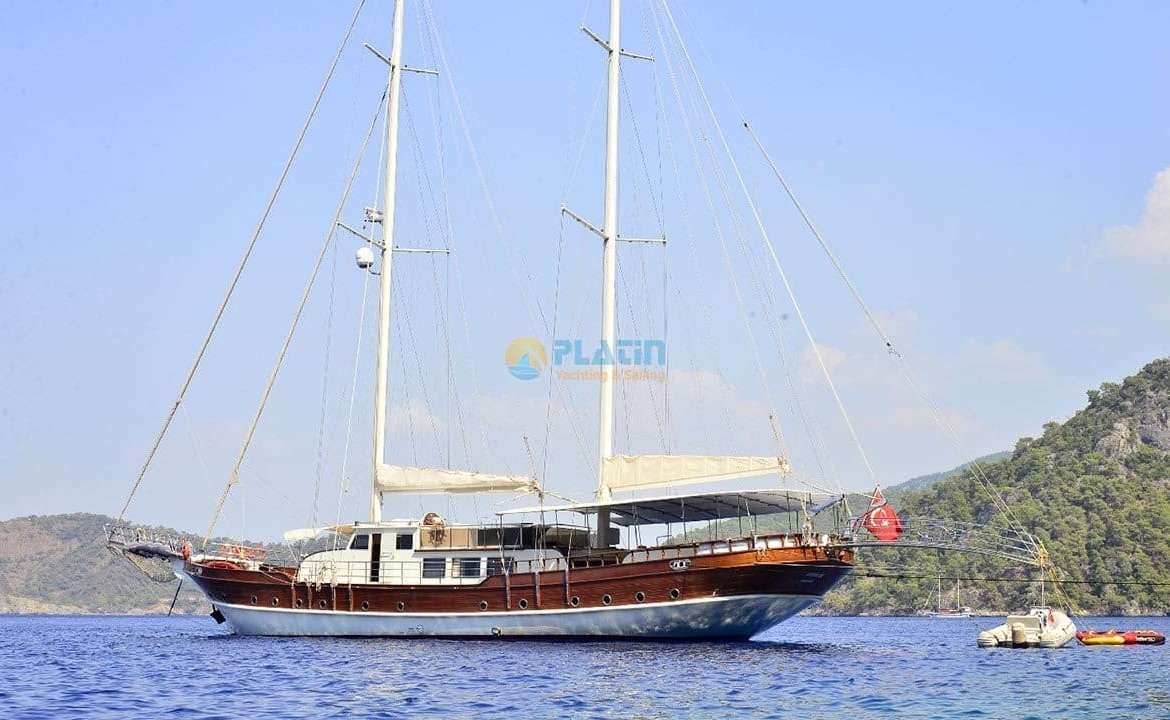 Berrak Su Tekne Kiralama Gulet Yat