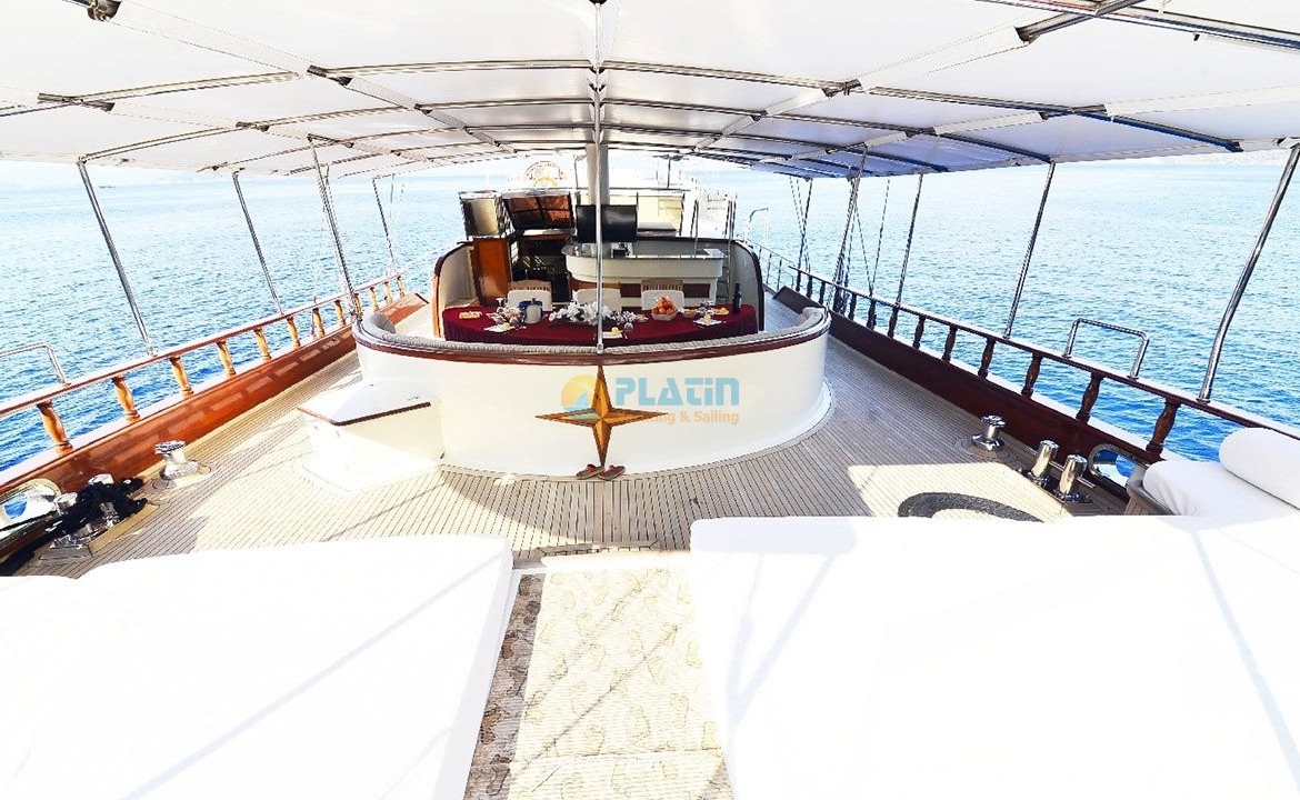 Berrak Su Tekne Kiralama Gulet Yat