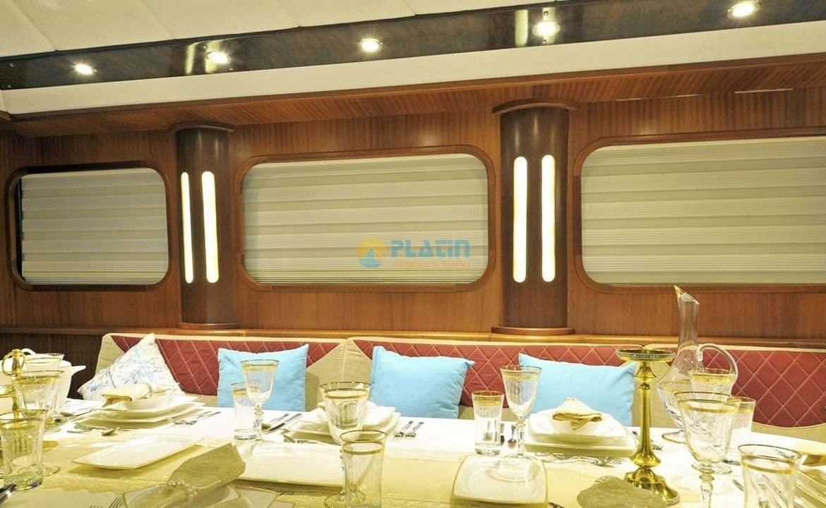 Berrak Su Tekne Kiralama Gulet Yat