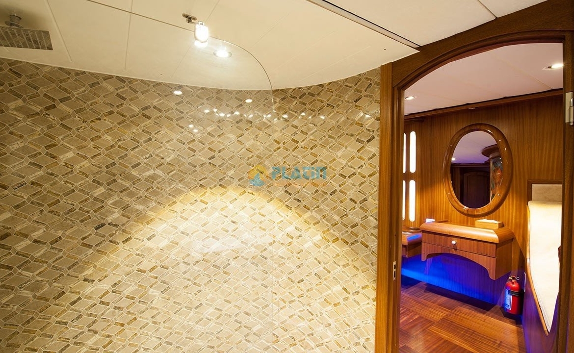 Berrak Su Tekne Kiralama Gulet Yat