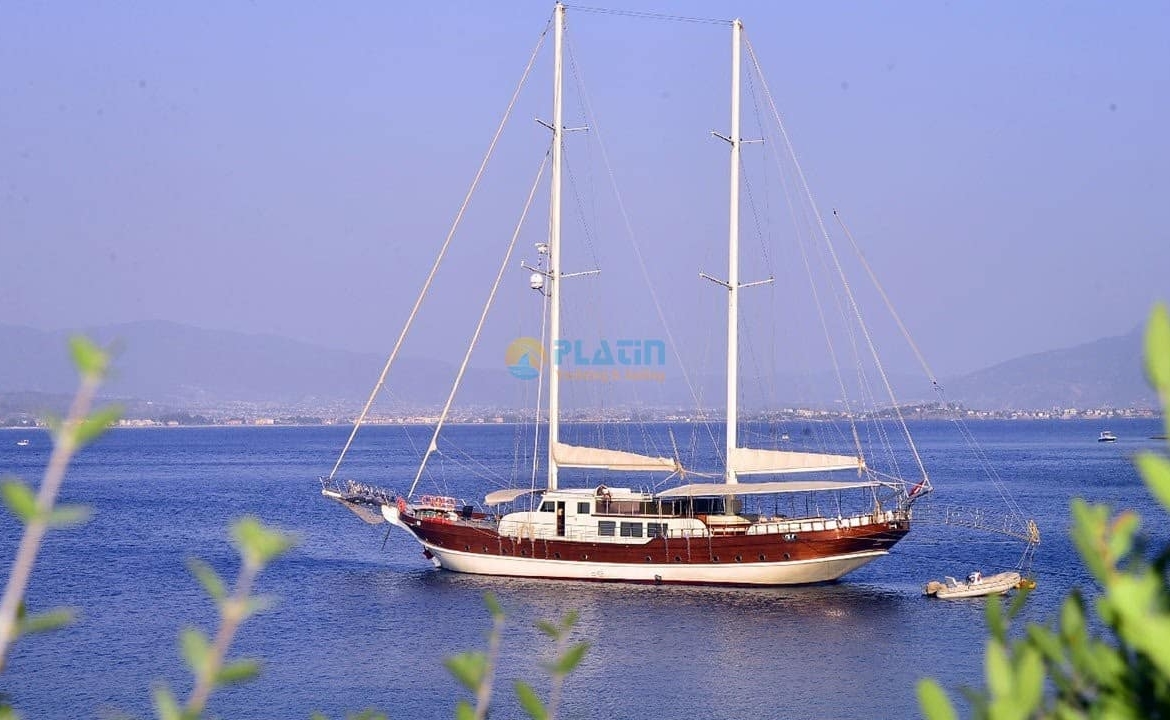 Berrak Su Tekne Kiralama Gulet Yat