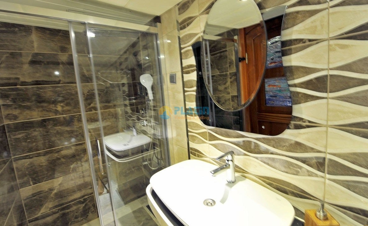 Berrak Su Tekne Kiralama Gulet Yat