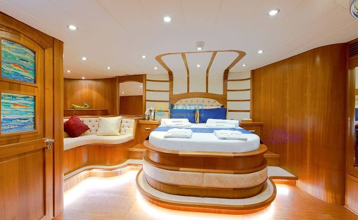 Berrak Su Tekne Kiralama Gulet Yat