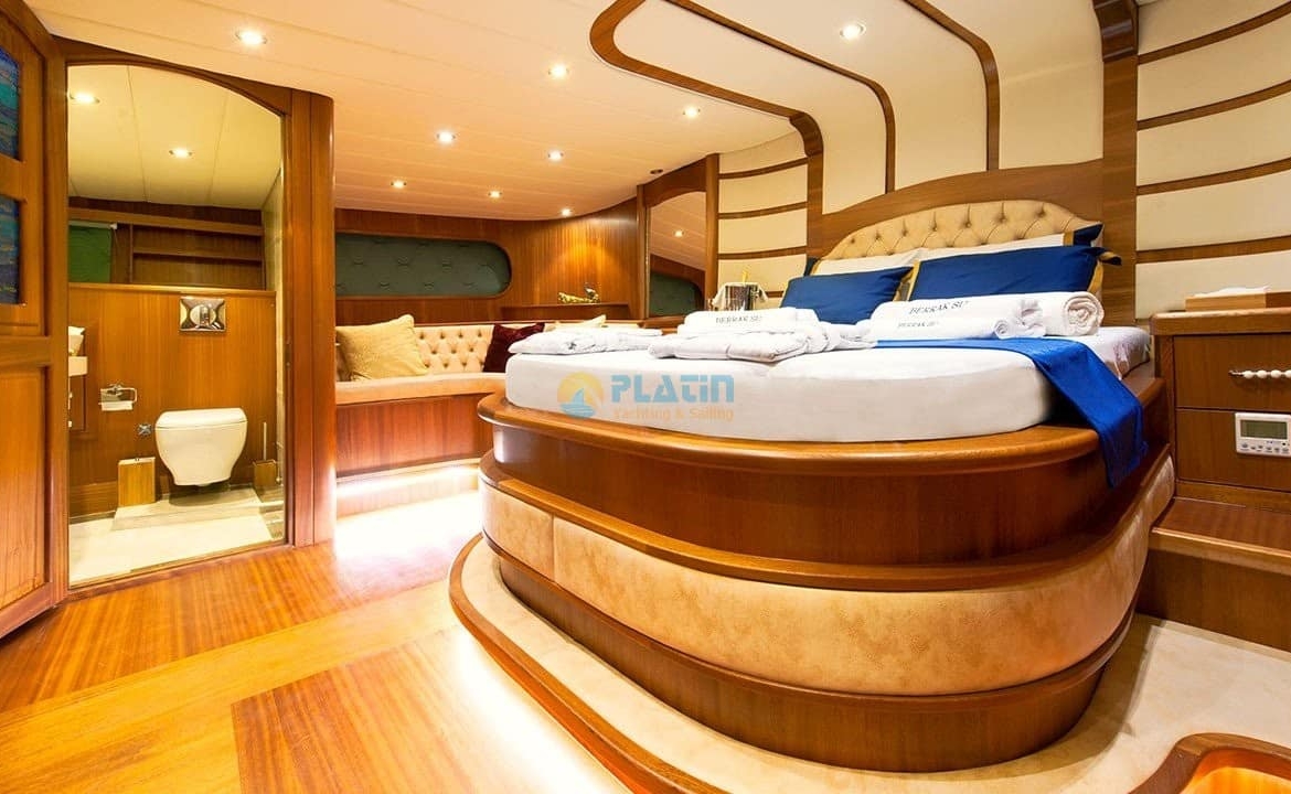 Berrak Su Tekne Kiralama Gulet Yat