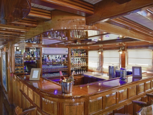 Grand Admiral Kiralık Tekne Yat Gulet Mavi Yolculuk Tur