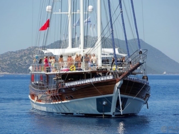 Grand Admiral Kiralık Tekne Yat Gulet Mavi Yolculuk Tur
