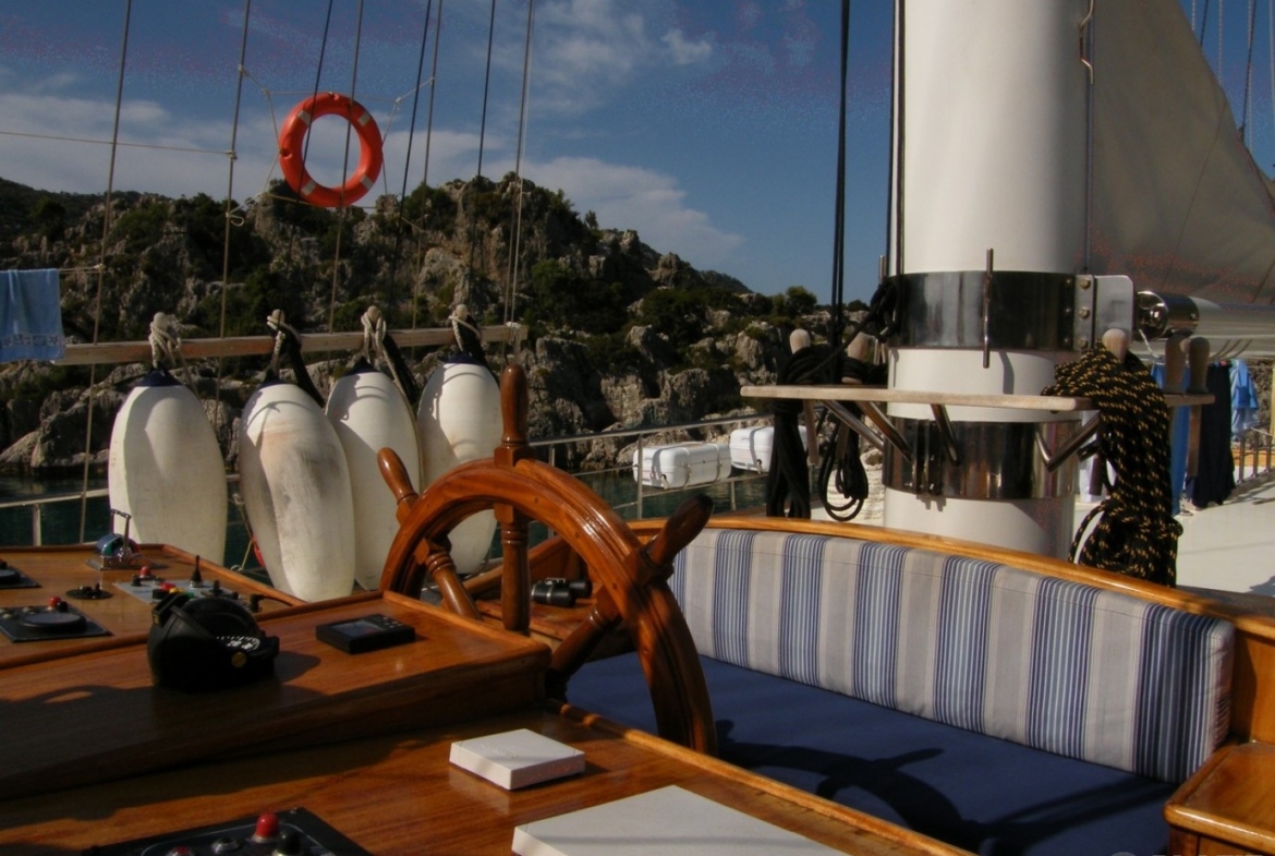 Grand Admiral Kiralık Tekne Yat Gulet Mavi Yolculuk Tur