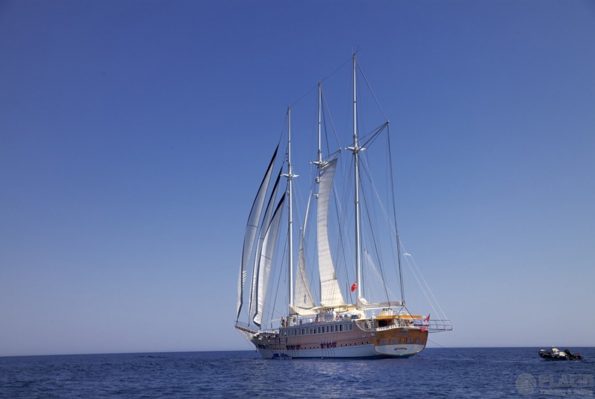 Grand Admiral Kiralık Tekne Yat Gulet Mavi Yolculuk Tur