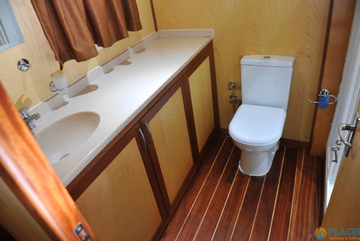 Kim Bu Kiralık Gulet Yat Tekne Mavi Yolculuk