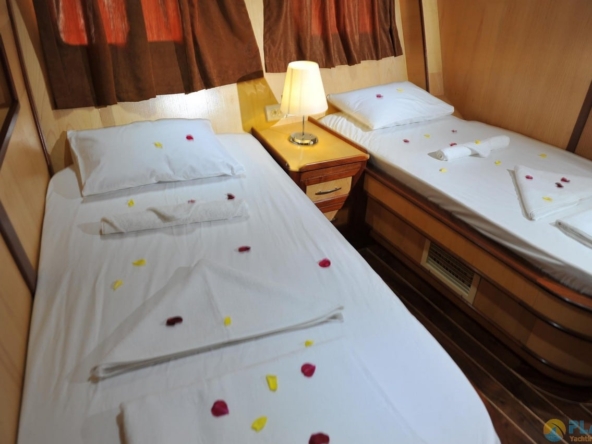 Kim Bu Kiralık Gulet Yat Tekne Mavi Yolculuk