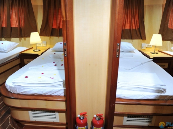 Kim Bu Kiralık Gulet Yat Tekne Mavi Yolculuk