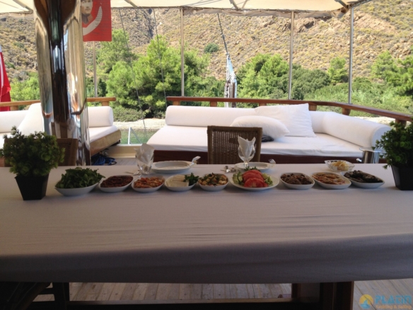 Kim Bu Kiralık Gulet Yat Tekne Mavi Yolculuk
