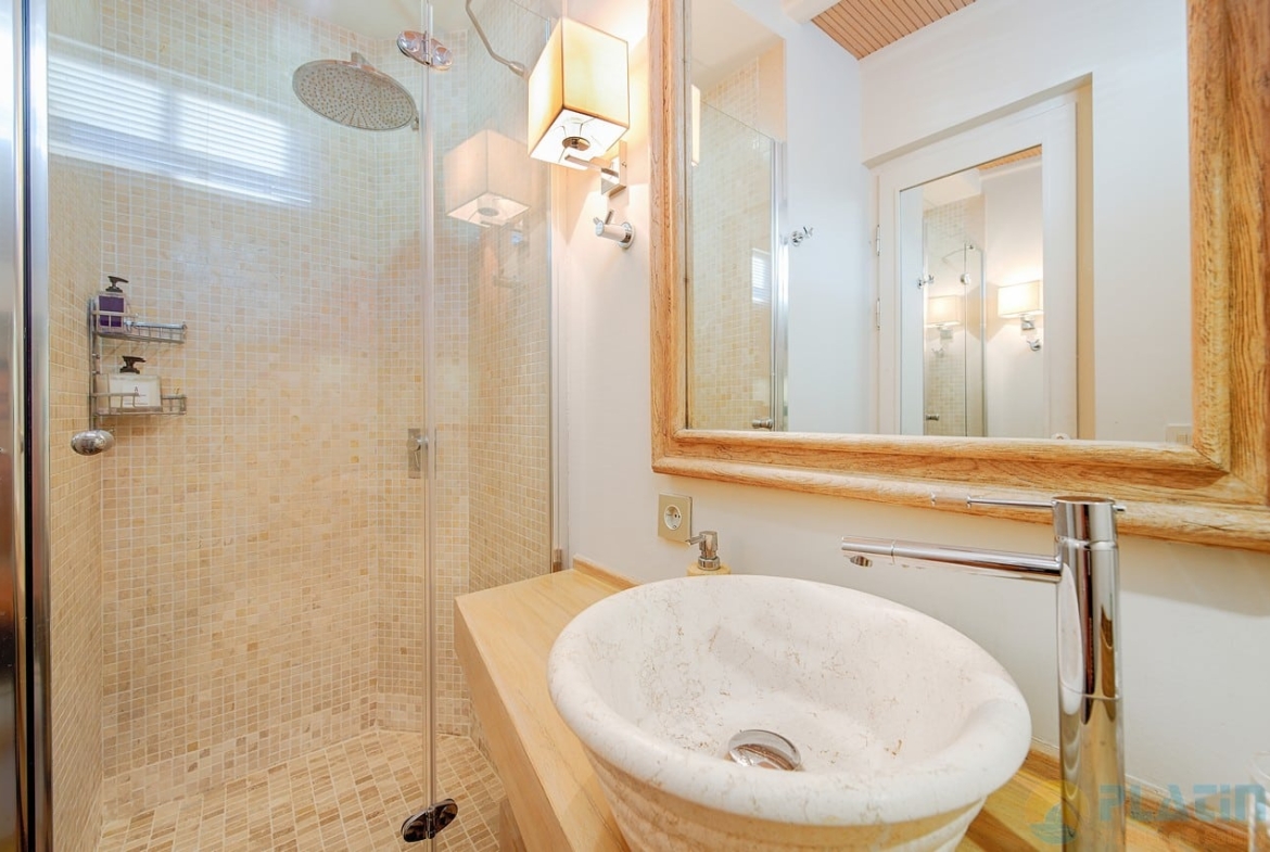 Kiralık Cobra King Gulet Yat Tekne Mavi Yolculuk