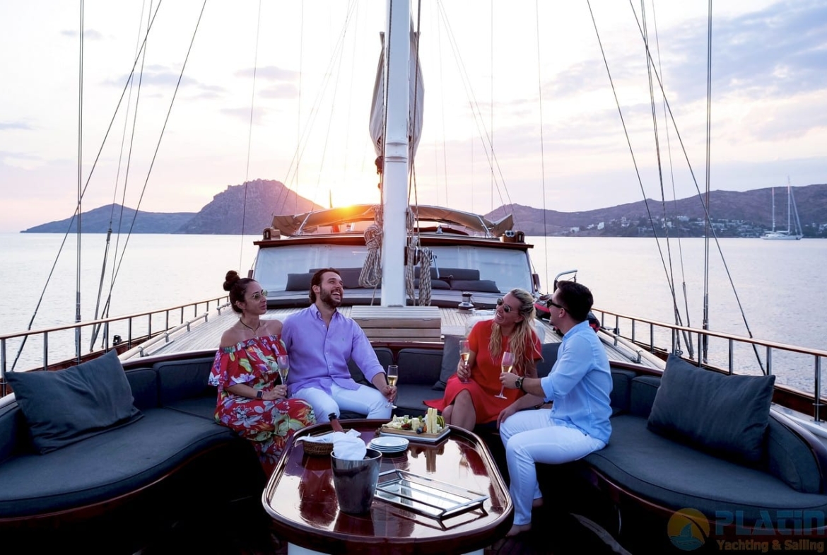 Kiralık Cobra King Gulet Yat Tekne Mavi Yolculuk