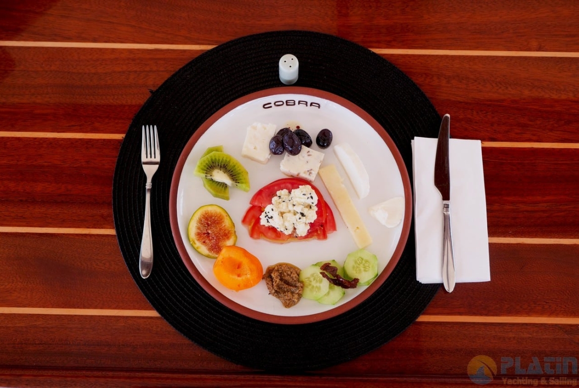 Kiralık Cobra King Gulet Yat Tekne Mavi Yolculuk