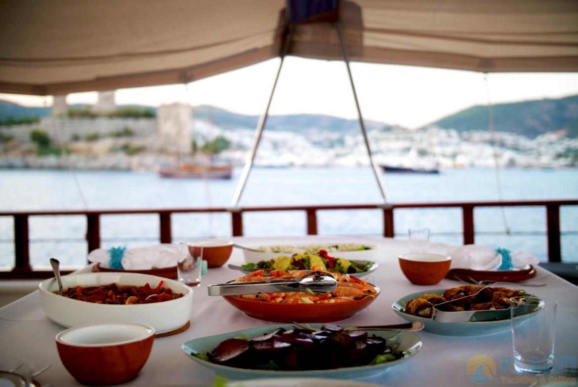 Kiralık Cobra King Gulet Yat Tekne Mavi Yolculuk