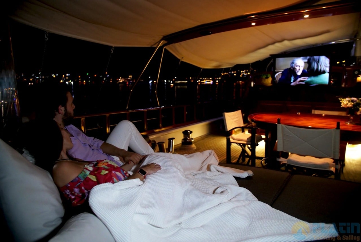 Kiralık Cobra King Gulet Yat Tekne Mavi Yolculuk