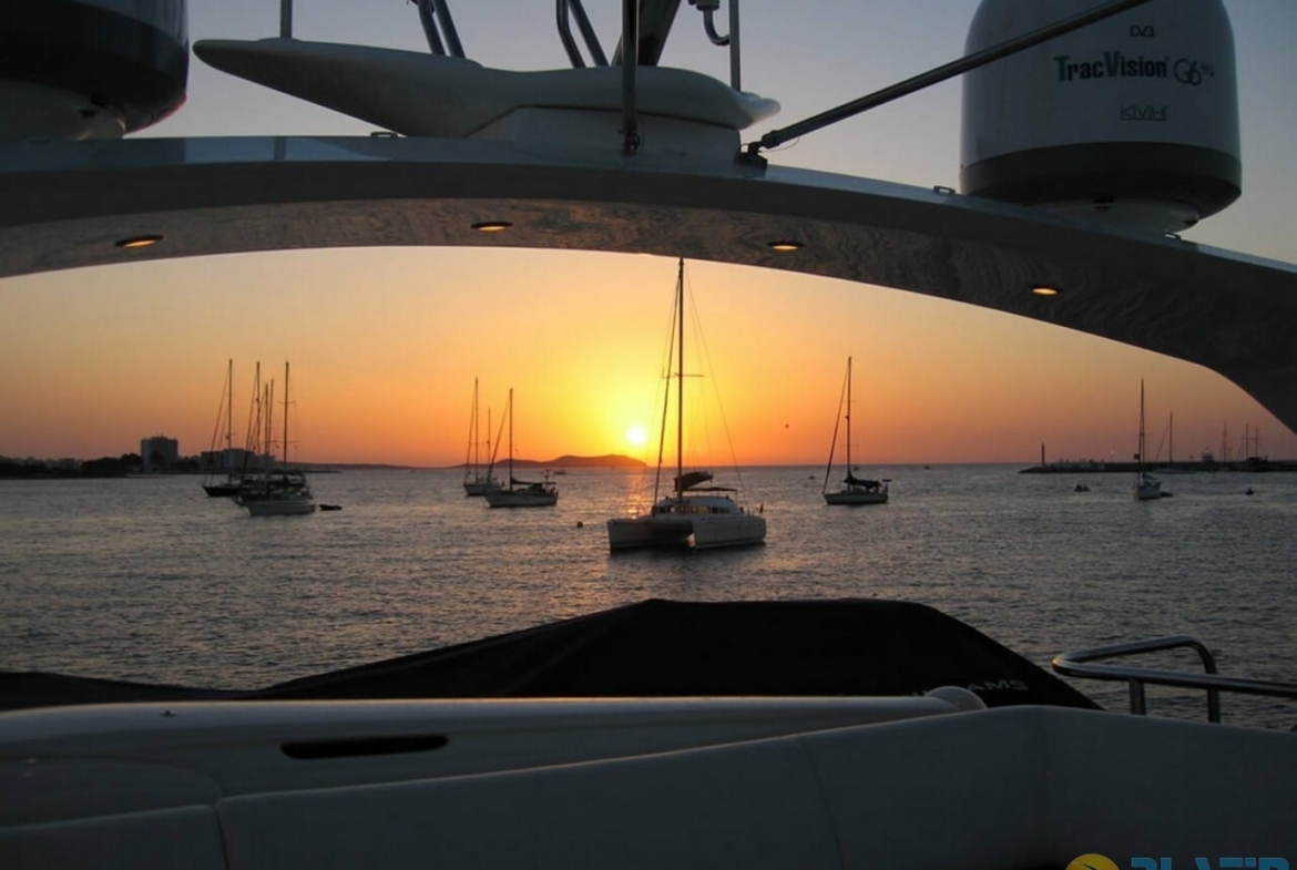 Kiralık Princess 67 Motor Yat Tekne Mavi Yolculuk