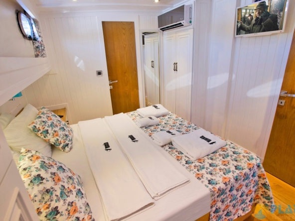 Princess Maske 1 Kiralık Gulet Yat Tekne Mavi Yolculuk