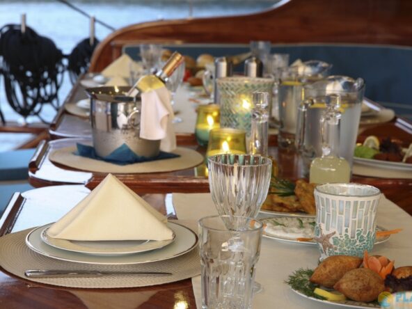 Queen Atlantis Kiralık Yat Tekne Gulet Mavi Yolculuk