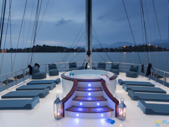 Queen Atlantis Kiralık Yat Tekne Gulet Mavi Yolculuk