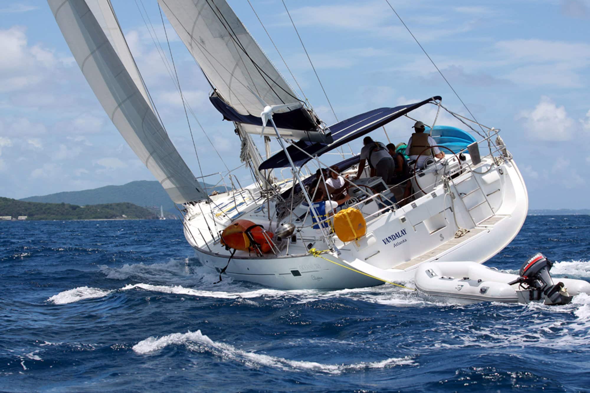 Кругосветчики. Beneteau oceanis 523. Кругосветка на яхте. Кругосветка на парусной яхте. Однокорпусная яхта.