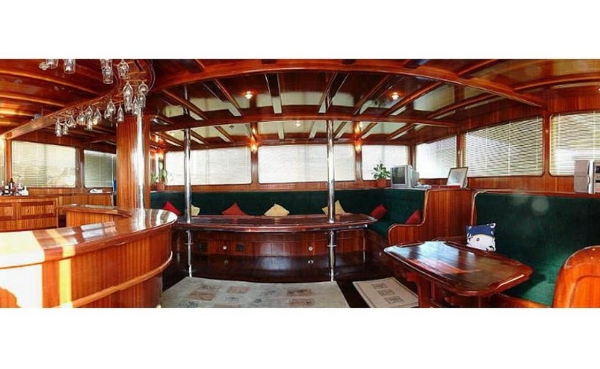 8 kabinli Çelik Es D Gulet ile Fethiye ve Marmaris çıkışlı lüks mavi yolculuk. Konforlu yat kiralama fırsatı.