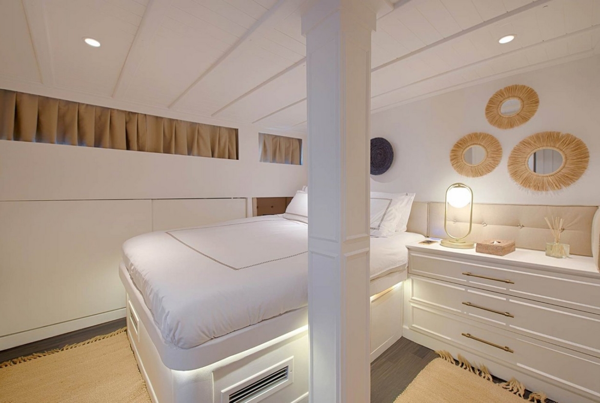 Cobra 3 Gulet ile Bodrum’dan başlayarak Ege ve Akdeniz’de lüks Mavi Tur deneyimi yaşayın. 24m, 6 kabinli, modern konfor ve su sporları ile ideal seçim.