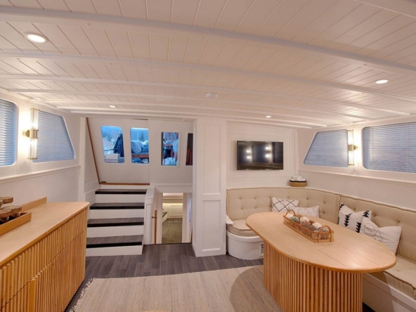 Cobra 3 Gulet ile Bodrum’dan başlayarak Ege ve Akdeniz’de lüks Mavi Tur deneyimi yaşayın. 24m, 6 kabinli, modern konfor ve su sporları ile ideal seçim.