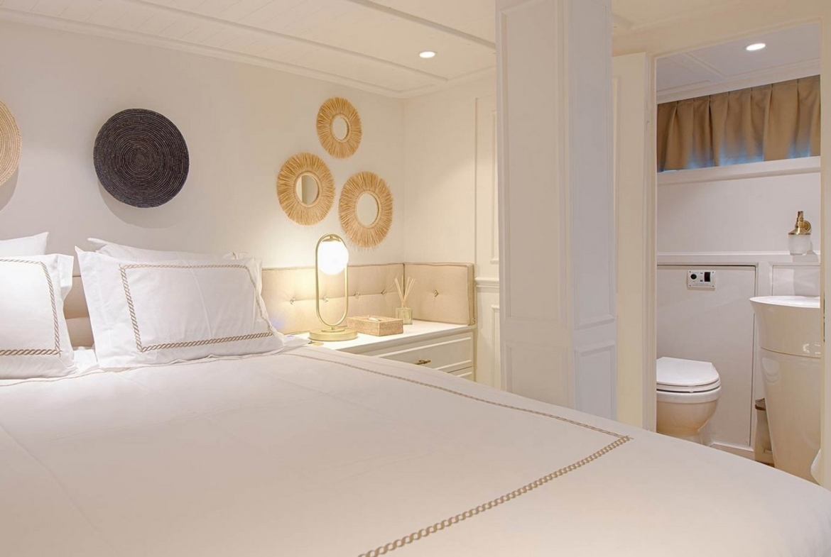 Cobra 3 Gulet ile Bodrum’dan başlayarak Ege ve Akdeniz’de lüks Mavi Tur deneyimi yaşayın. 24m, 6 kabinli, modern konfor ve su sporları ile ideal seçim.