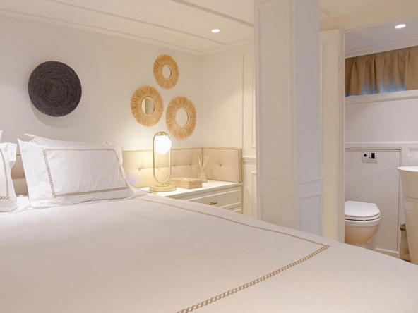 Cobra 3 Gulet ile Bodrum’dan başlayarak Ege ve Akdeniz’de lüks Mavi Tur deneyimi yaşayın. 24m, 6 kabinli, modern konfor ve su sporları ile ideal seçim.