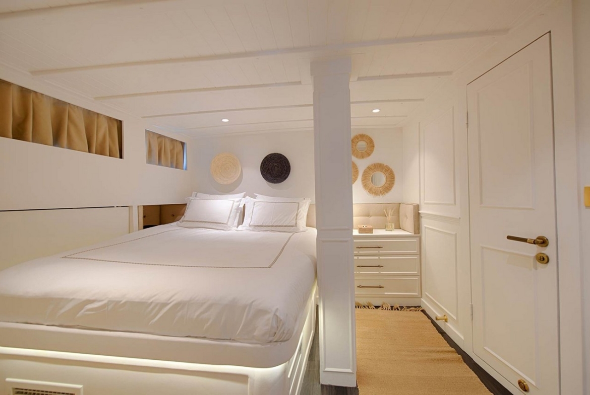 Cobra 3 Gulet ile Bodrum’dan başlayarak Ege ve Akdeniz’de lüks Mavi Tur deneyimi yaşayın. 24m, 6 kabinli, modern konfor ve su sporları ile ideal seçim.