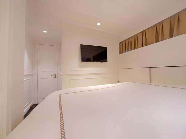 Cobra 3 Gulet ile Bodrum’dan başlayarak Ege ve Akdeniz’de lüks Mavi Tur deneyimi yaşayın. 24m, 6 kabinli, modern konfor ve su sporları ile ideal seçim.