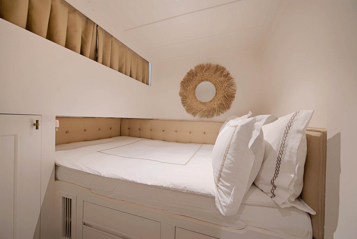 Cobra 3 Gulet ile Bodrum’dan başlayarak Ege ve Akdeniz’de lüks Mavi Tur deneyimi yaşayın. 24m, 6 kabinli, modern konfor ve su sporları ile ideal seçim.