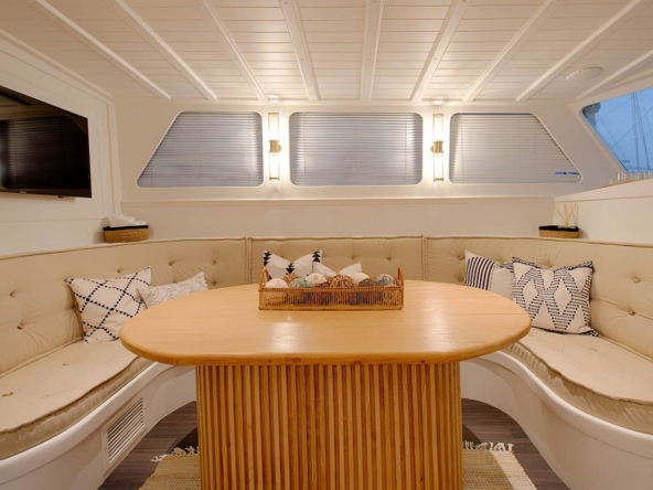 Cobra 3 Gulet ile Bodrum’dan başlayarak Ege ve Akdeniz’de lüks Mavi Tur deneyimi yaşayın. 24m, 6 kabinli, modern konfor ve su sporları ile ideal seçim.