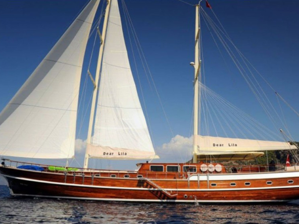 Dear Lila Gulet ile Fethiye ve Göcek’in saklı koylarında unutulmaz bir mavi yolculuk. 6 kabin, 14 kişilik kapasite ve profesyonel mürettebat ile lüks tatil deneyimi.