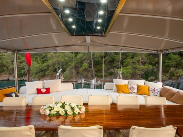 Grand Acar Gulet | Kalabalık Gruplar İçin Lüks Tekne Tatili