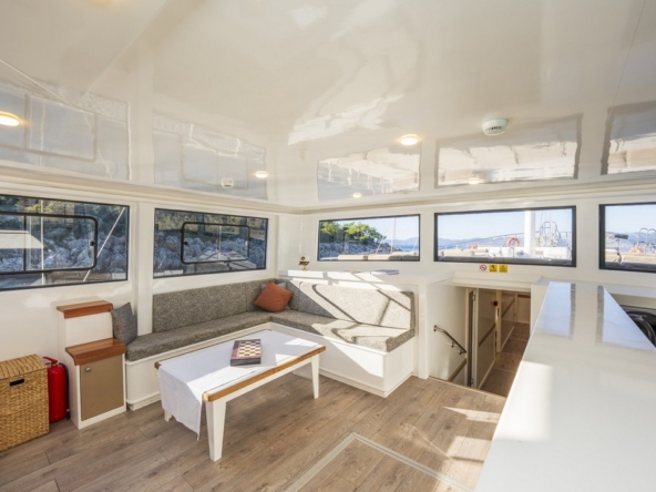 Holiday 5 gulet, 10 kabin ve 20 kişilik kapasitesiyle kalabalık gruplar için ideal mavi tur sunar. Güncel fiyatlar ve dahil hizmetler için Platin Yatçılık.