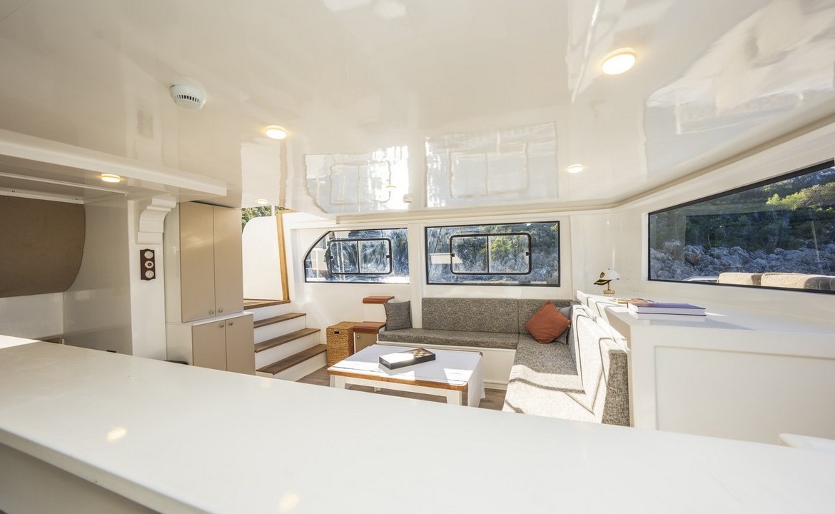 Holiday 5 gulet, 10 kabin ve 20 kişilik kapasitesiyle kalabalık gruplar için ideal mavi tur sunar. Güncel fiyatlar ve dahil hizmetler için Platin Yatçılık.