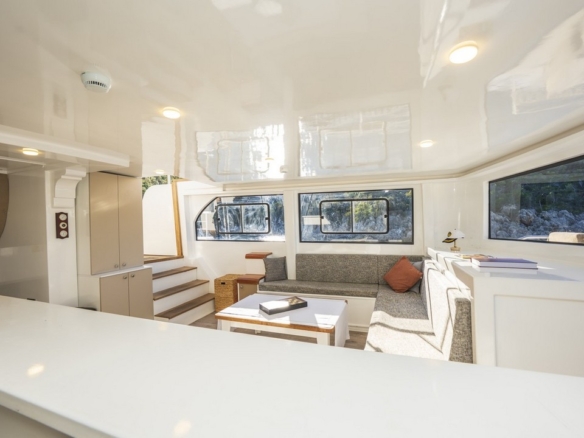 Holiday 5 gulet, 10 kabin ve 20 kişilik kapasitesiyle kalabalık gruplar için ideal mavi tur sunar. Güncel fiyatlar ve dahil hizmetler için Platin Yatçılık.