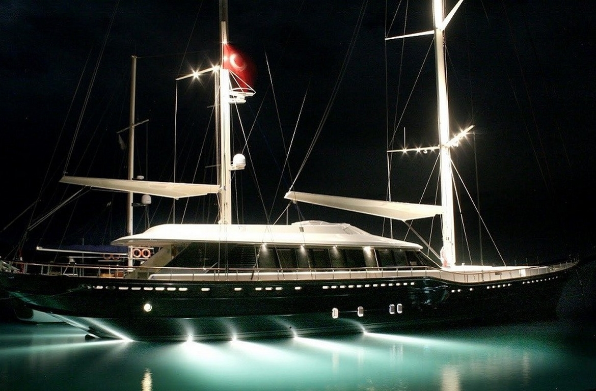 Bodrum’dan başlayan mavi turunuz için 46 m Infinity Gulet. 6 kabin, flybridge, jakuzi ve tüm su sporları ekipmanlarıyla rüya gibi bir Blue Cruise deneyimi.