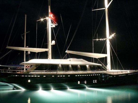 Bodrum’dan başlayan mavi turunuz için 46 m Infinity Gulet. 6 kabin, flybridge, jakuzi ve tüm su sporları ekipmanlarıyla rüya gibi bir Blue Cruise deneyimi.