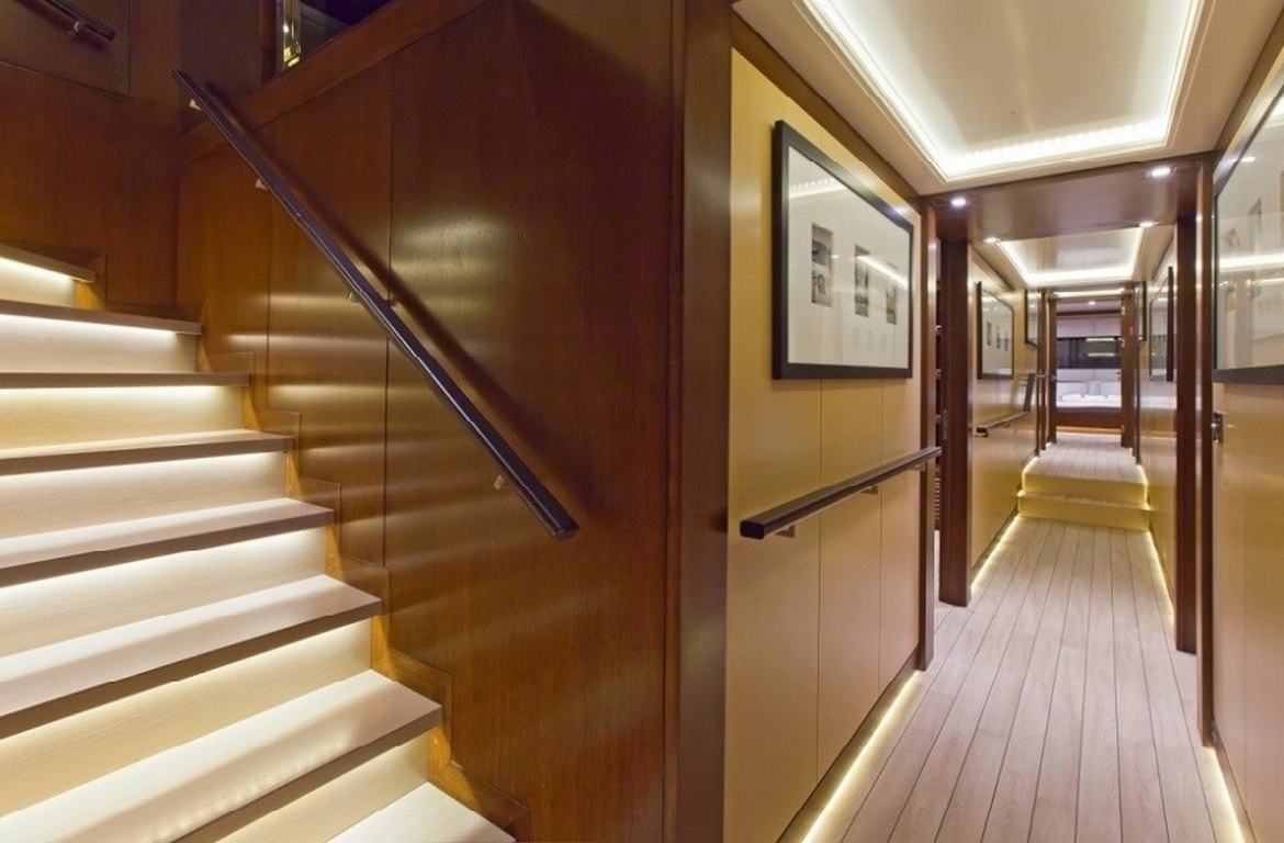 Bodrum’dan başlayan mavi turunuz için 46 m Infinity Gulet. 6 kabin, flybridge, jakuzi ve tüm su sporları ekipmanlarıyla rüya gibi bir Blue Cruise deneyimi.