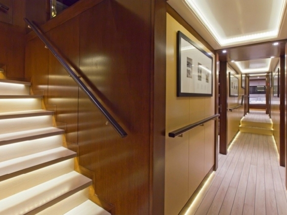 Bodrum’dan başlayan mavi turunuz için 46 m Infinity Gulet. 6 kabin, flybridge, jakuzi ve tüm su sporları ekipmanlarıyla rüya gibi bir Blue Cruise deneyimi.
