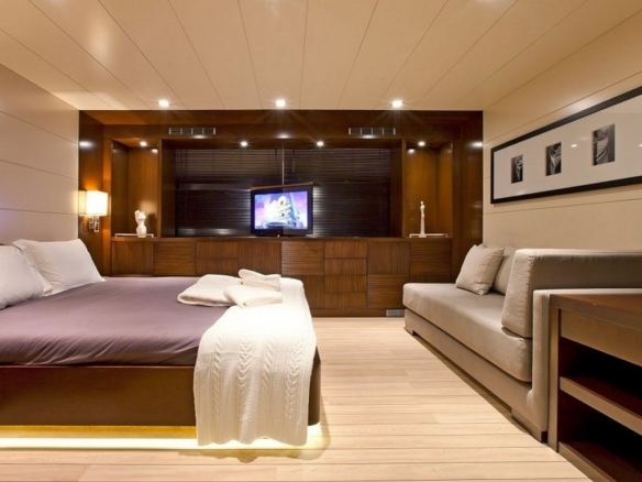 Bodrum’dan başlayan mavi turunuz için 46 m Infinity Gulet. 6 kabin, flybridge, jakuzi ve tüm su sporları ekipmanlarıyla rüya gibi bir Blue Cruise deneyimi.