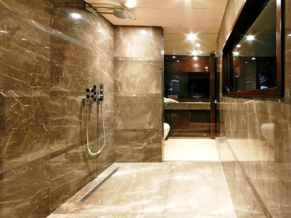 Bodrum’dan başlayan mavi turunuz için 46 m Infinity Gulet. 6 kabin, flybridge, jakuzi ve tüm su sporları ekipmanlarıyla rüya gibi bir Blue Cruise deneyimi.