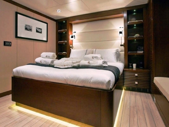 Bodrum’dan başlayan mavi turunuz için 46 m Infinity Gulet. 6 kabin, flybridge, jakuzi ve tüm su sporları ekipmanlarıyla rüya gibi bir Blue Cruise deneyimi.