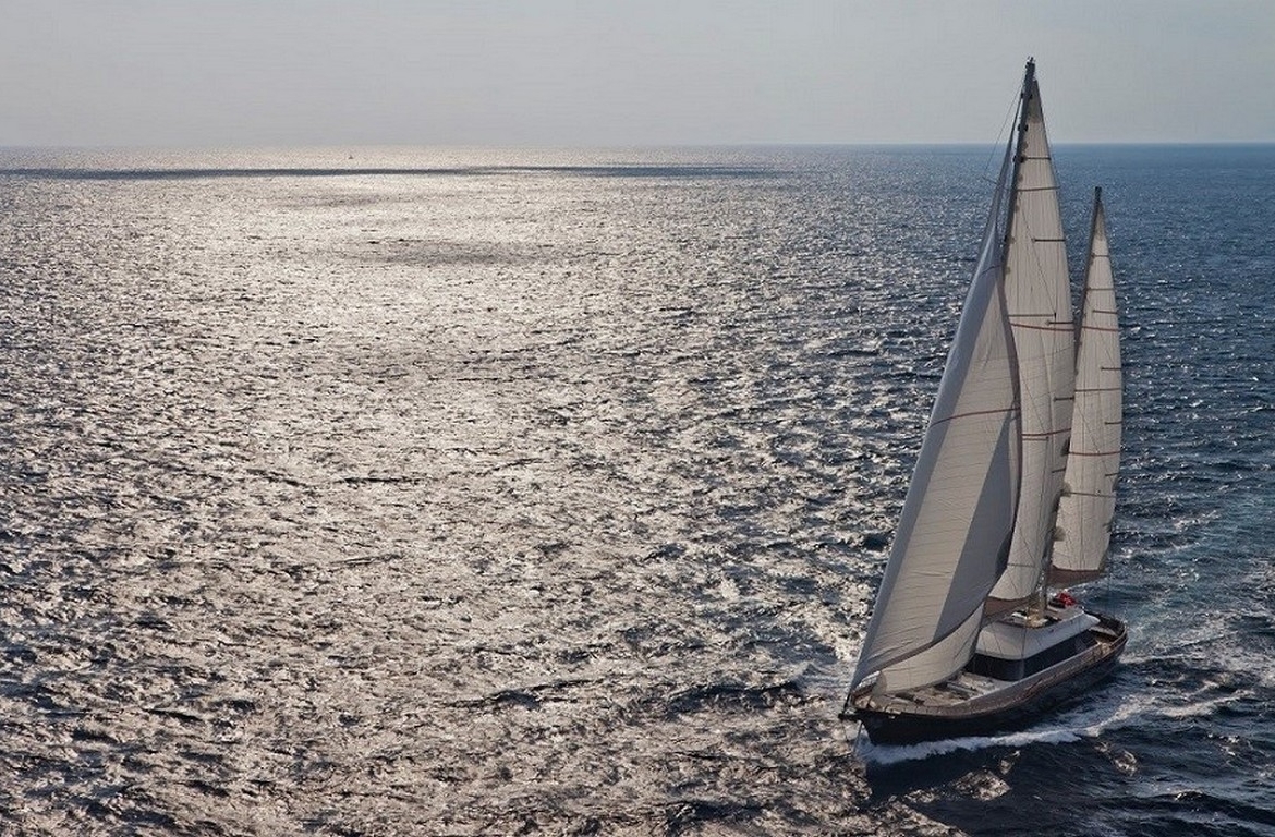 Bodrum’dan başlayan mavi turunuz için 46 m Infinity Gulet. 6 kabin, flybridge, jakuzi ve tüm su sporları ekipmanlarıyla rüya gibi bir Blue Cruise deneyimi.