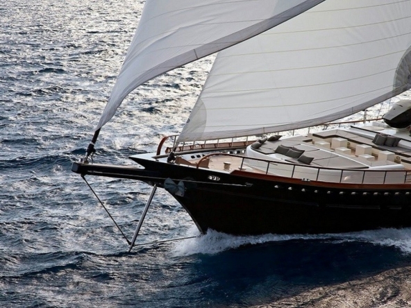 Bodrum’dan başlayan mavi turunuz için 46 m Infinity Gulet. 6 kabin, flybridge, jakuzi ve tüm su sporları ekipmanlarıyla rüya gibi bir Blue Cruise deneyimi.