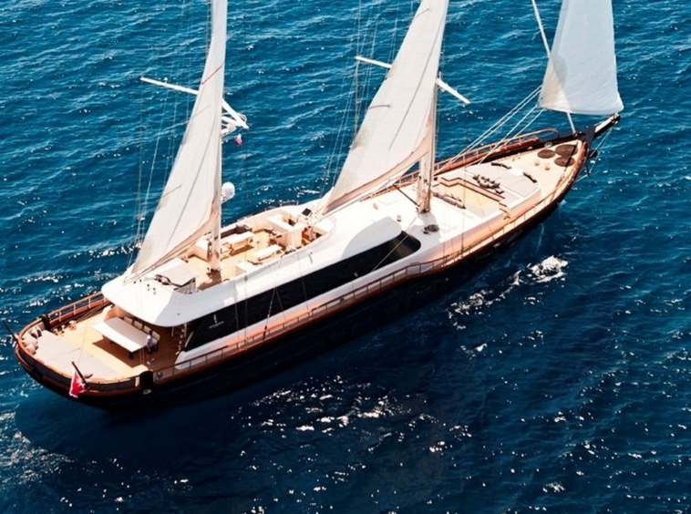 Bodrum’dan başlayan mavi turunuz için 46 m Infinity Gulet. 6 kabin, flybridge, jakuzi ve tüm su sporları ekipmanlarıyla rüya gibi bir Blue Cruise deneyimi.